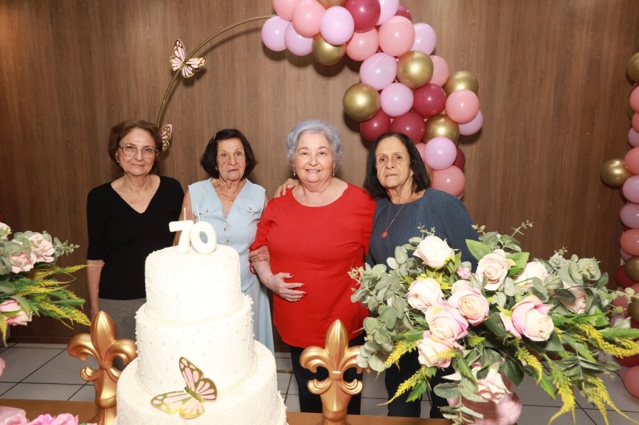 FÁTIMA QUINTILIANOS, SETE DÉCADAS DE ALEGRIA E MUITO AMOR - Eloisa Mattos