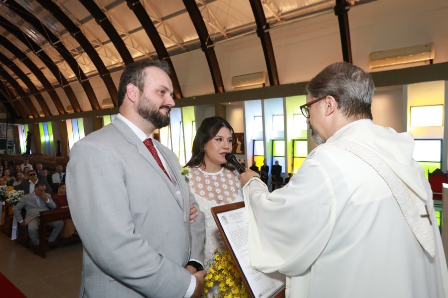MARIA CAROLINA E LUIS ANDRÉ: UM “SIM” REPLETO DE EMOÇÃO E AMOR – ( IGREJA REDENTORA) - Eloisa Mattos