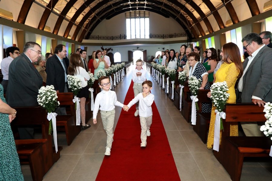 MARIA CAROLINA E LUIS ANDRÉ: UM “SIM” REPLETO DE EMOÇÃO E AMOR – ( IGREJA REDENTORA) - Eloisa Mattos
