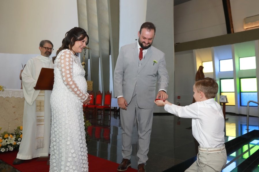 MARIA CAROLINA E LUIS ANDRÉ: UM “SIM” REPLETO DE EMOÇÃO E AMOR – ( IGREJA REDENTORA) - Eloisa Mattos