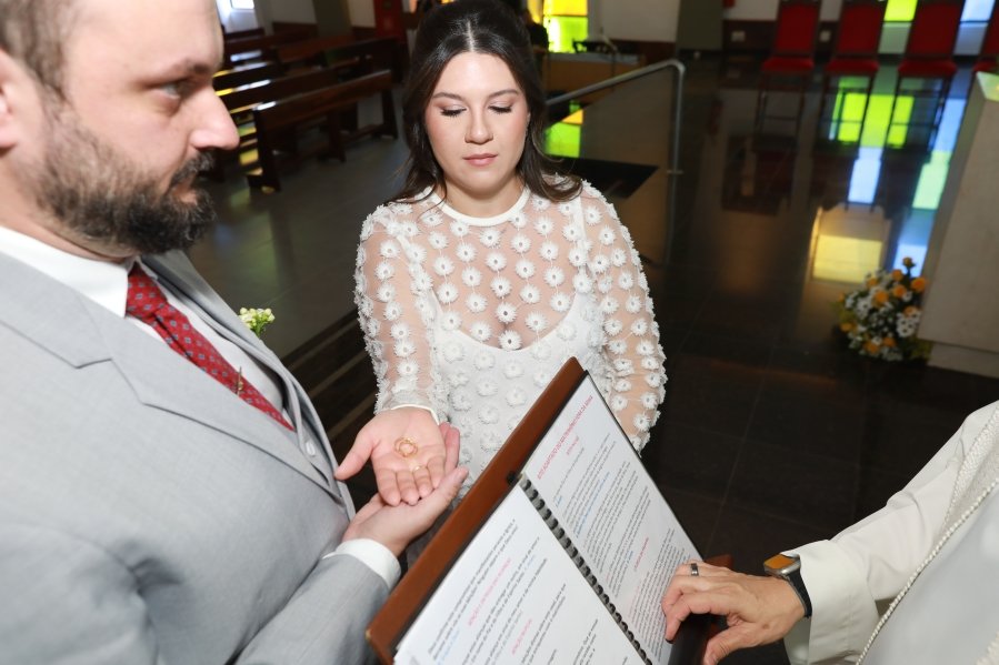 MARIA CAROLINA E LUIS ANDRÉ: UM “SIM” REPLETO DE EMOÇÃO E AMOR – ( IGREJA REDENTORA) - Eloisa Mattos