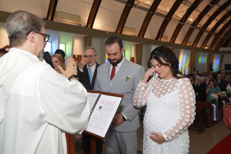 MARIA CAROLINA E LUIS ANDRÉ: UM “SIM” REPLETO DE EMOÇÃO E AMOR – ( IGREJA REDENTORA) - Eloisa Mattos