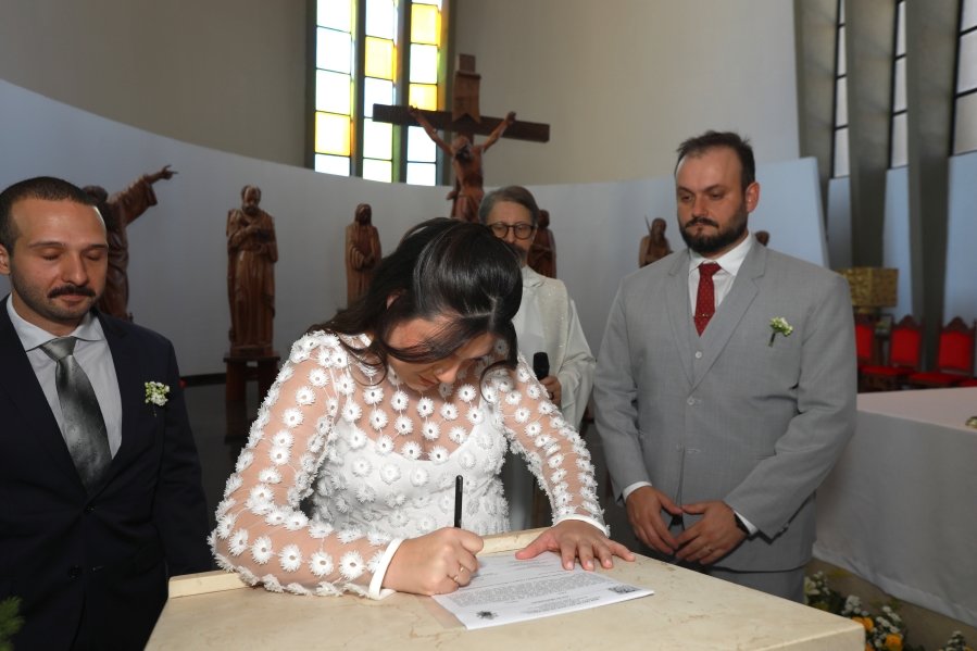 MARIA CAROLINA E LUIS ANDRÉ: UM “SIM” REPLETO DE EMOÇÃO E AMOR – ( IGREJA REDENTORA) - Eloisa Mattos