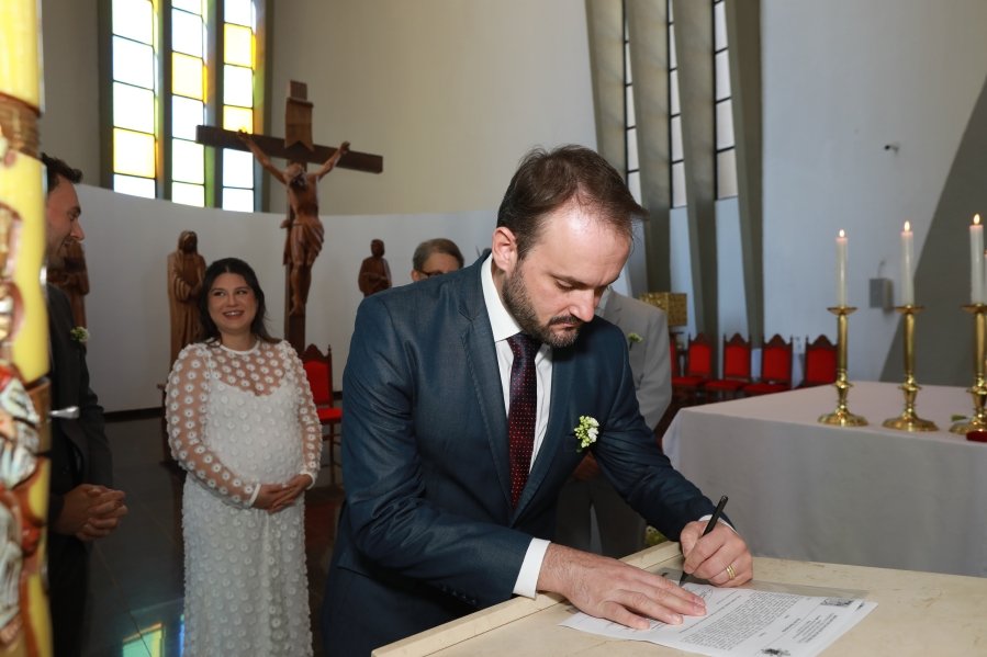 MARIA CAROLINA E LUIS ANDRÉ: UM “SIM” REPLETO DE EMOÇÃO E AMOR – ( IGREJA REDENTORA) - Eloisa Mattos