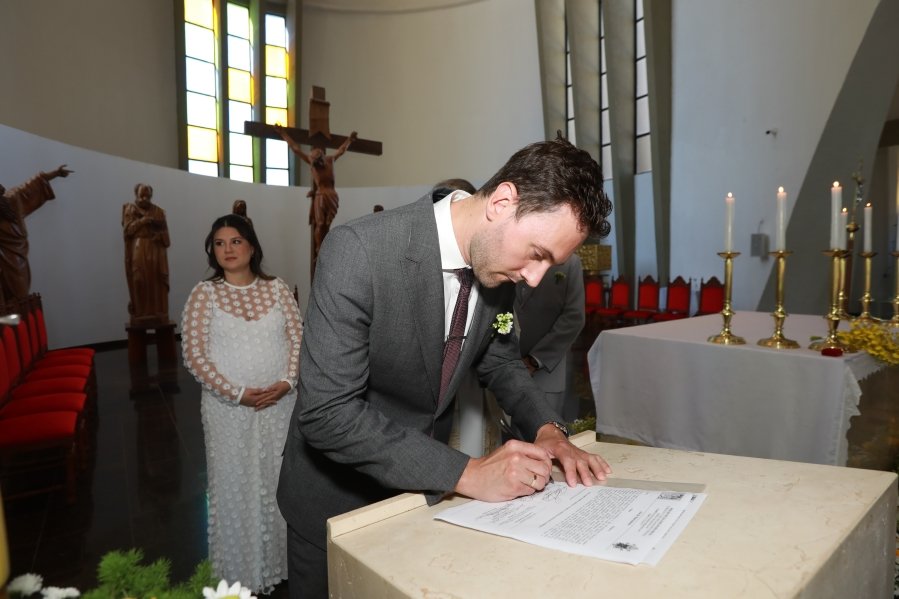 MARIA CAROLINA E LUIS ANDRÉ: UM “SIM” REPLETO DE EMOÇÃO E AMOR – ( IGREJA REDENTORA) - Eloisa Mattos