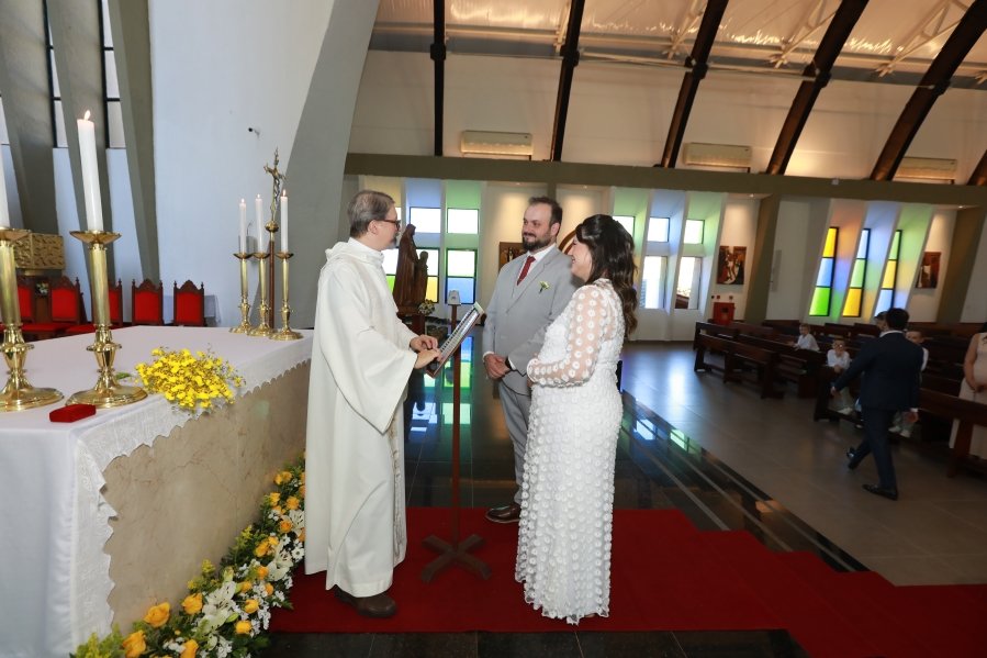 MARIA CAROLINA E LUIS ANDRÉ: UM “SIM” REPLETO DE EMOÇÃO E AMOR – ( IGREJA REDENTORA) - Eloisa Mattos
