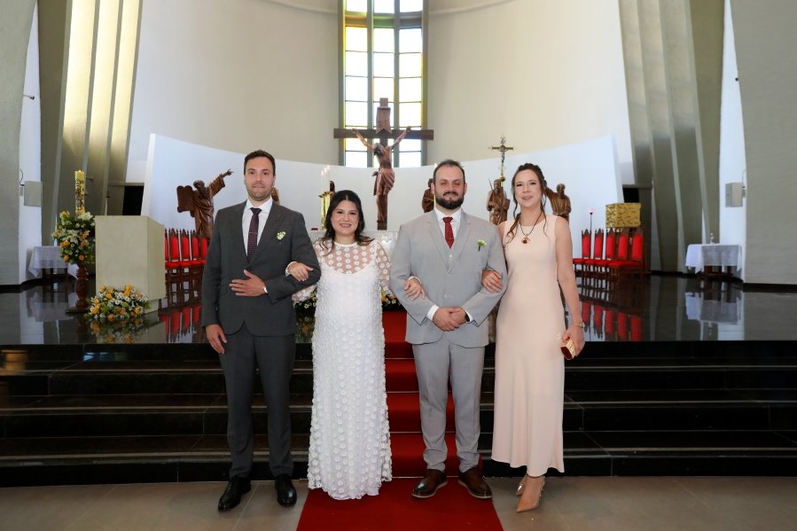 MARIA CAROLINA E LUIS ANDRÉ: UM “SIM” REPLETO DE EMOÇÃO E AMOR – ( IGREJA REDENTORA) - Eloisa Mattos