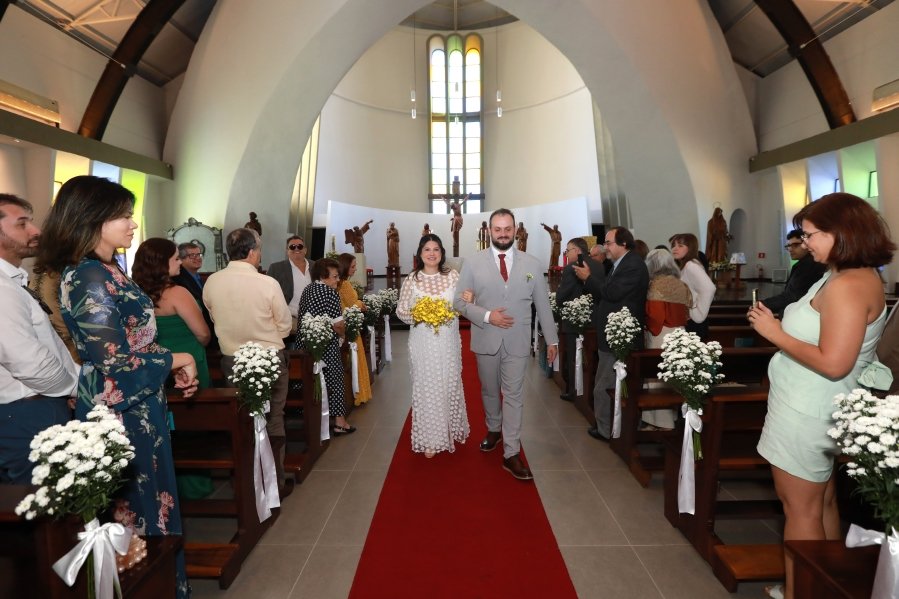 MARIA CAROLINA E LUIS ANDRÉ: UM “SIM” REPLETO DE EMOÇÃO E AMOR – ( IGREJA REDENTORA) - Eloisa Mattos
