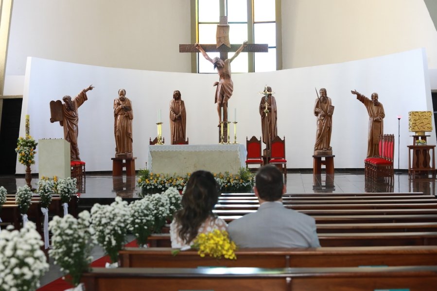 MARIA CAROLINA E LUIS ANDRÉ: UM “SIM” REPLETO DE EMOÇÃO E AMOR – ( IGREJA REDENTORA) - Eloisa Mattos