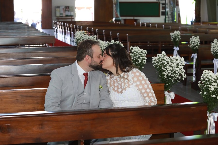MARIA CAROLINA E LUIS ANDRÉ: UM “SIM” REPLETO DE EMOÇÃO E AMOR – ( IGREJA REDENTORA) - Eloisa Mattos