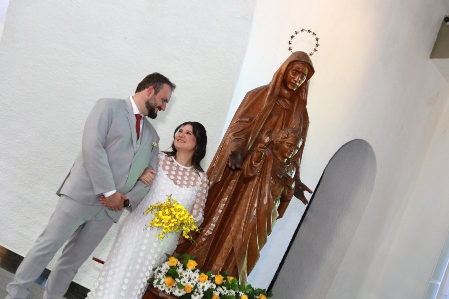 MARIA CAROLINA E LUIS ANDRÉ: UM “SIM” REPLETO DE EMOÇÃO E AMOR – ( IGREJA REDENTORA) - Eloisa Mattos