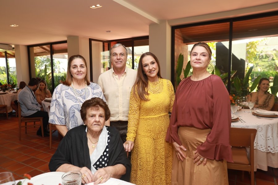 MARIA CAROLINA E LUIS ANDRÉ: UM “SIM” REPLETO DE EMOÇÃO E AMOR – ( IGREJA REDENTORA) - Eloisa Mattos