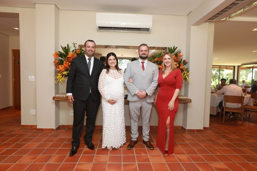 MARIA CAROLINA E LUIS ANDRÉ: UM “SIM” REPLETO DE EMOÇÃO E AMOR – ( IGREJA REDENTORA) - Eloisa Mattos