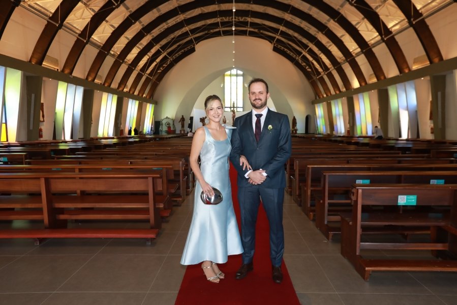 MARIA CAROLINA E LUIS ANDRÉ: UM “SIM” REPLETO DE EMOÇÃO E AMOR – ( IGREJA REDENTORA) - Eloisa Mattos