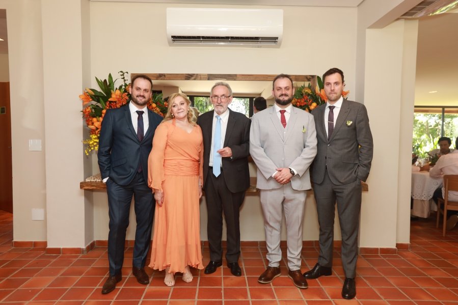MARIA CAROLINA E LUIS ANDRÉ: UM “SIM” REPLETO DE EMOÇÃO E AMOR – ( IGREJA REDENTORA) - Eloisa Mattos