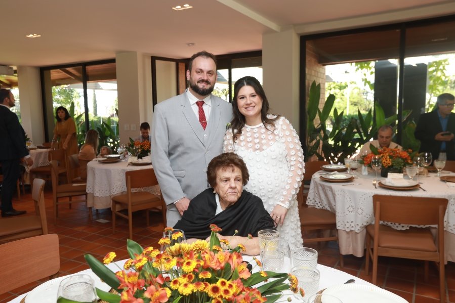 MARIA CAROLINA E LUIS ANDRÉ: UM “SIM” REPLETO DE EMOÇÃO E AMOR – ( IGREJA REDENTORA) - Eloisa Mattos