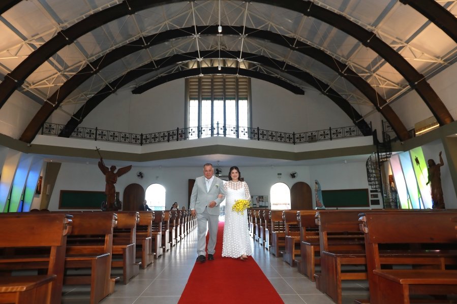 MARIA CAROLINA E LUIS ANDRÉ: UM “SIM” REPLETO DE EMOÇÃO E AMOR – ( IGREJA REDENTORA) - Eloisa Mattos