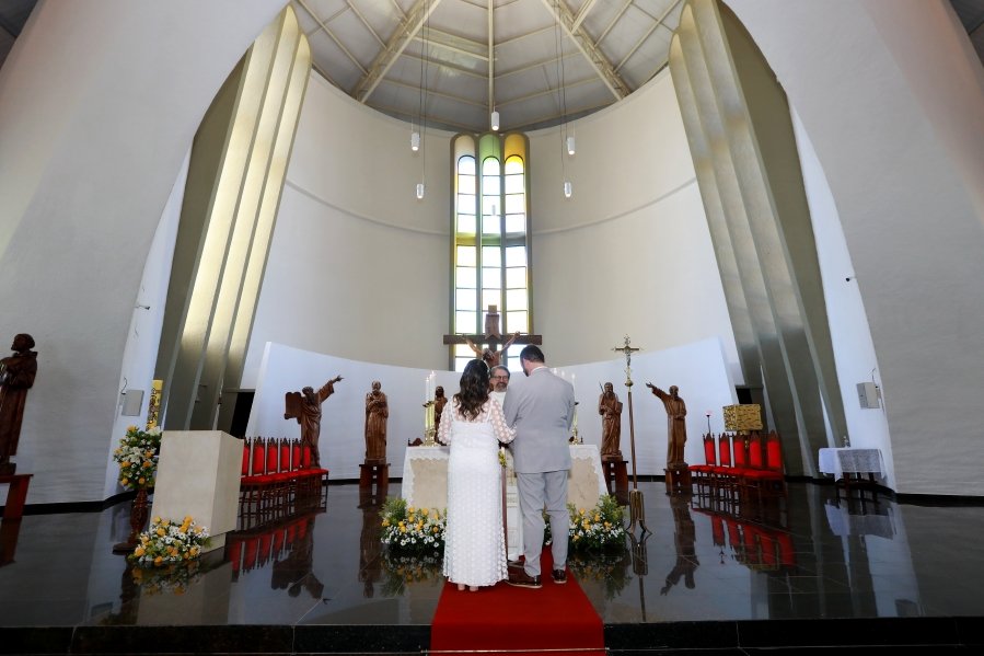 MARIA CAROLINA E LUIS ANDRÉ: UM “SIM” REPLETO DE EMOÇÃO E AMOR – ( IGREJA REDENTORA) - Eloisa Mattos