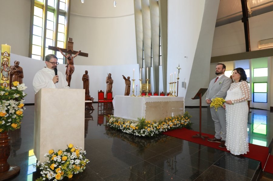 MARIA CAROLINA E LUIS ANDRÉ: UM “SIM” REPLETO DE EMOÇÃO E AMOR – ( IGREJA REDENTORA) - Eloisa Mattos