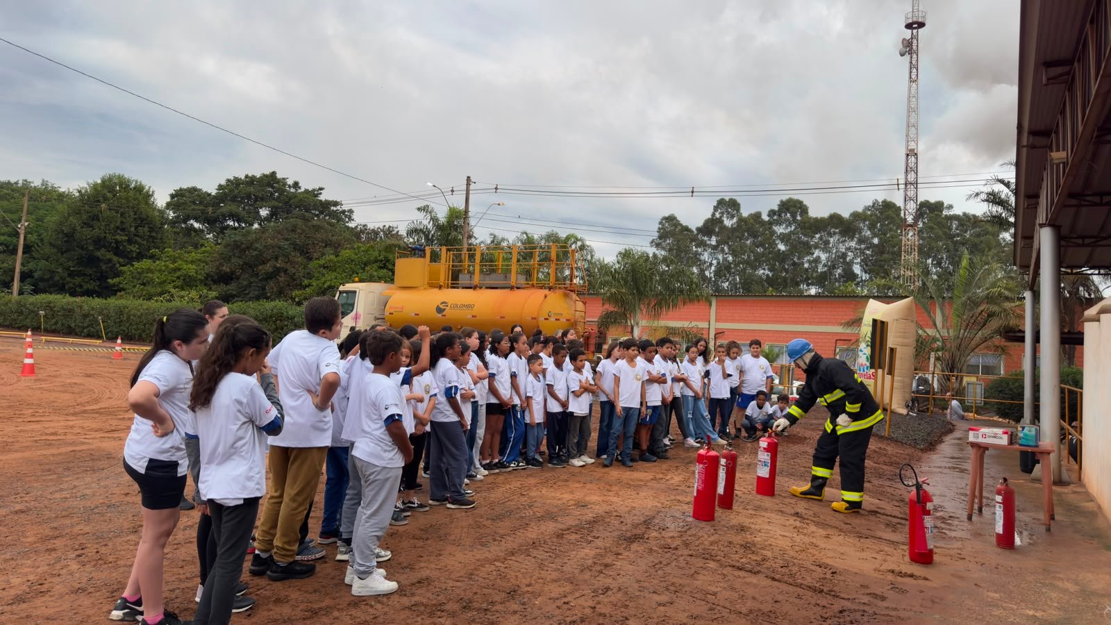 Campanha “Unidos Contra o Fogo” leva conscientização a estudantes e forma brigadistas mirins em junho