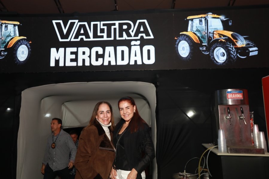RIO PRETO COUNTRY BULLS – ZEZÉ DI CAMARGO, GUSTAVO MIOTO E NATANZINHO LIMA - Eloisa Mattos