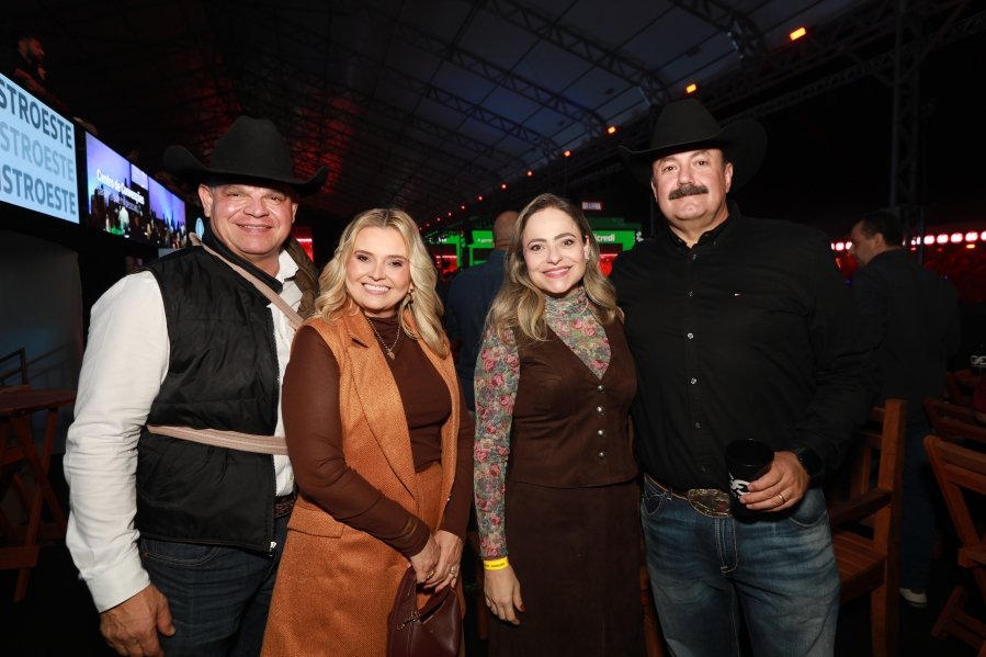 RIO PRETO COUNTRY BULLS – ZEZÉ DI CAMARGO, GUSTAVO MIOTO E NATANZINHO LIMA - Eloisa Mattos