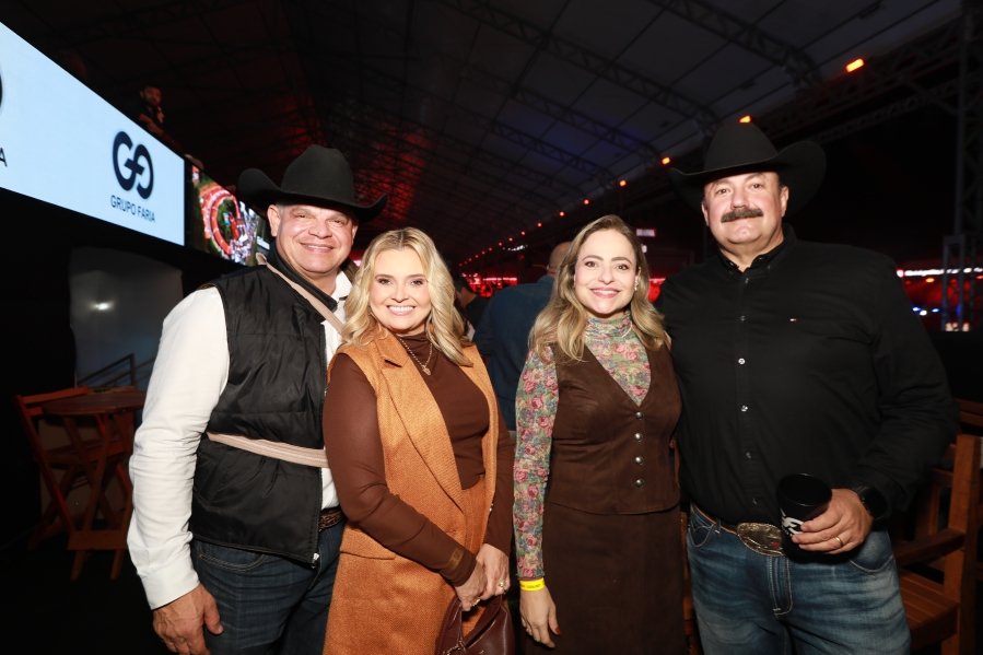 RIO PRETO COUNTRY BULLS – ZEZÉ DI CAMARGO, GUSTAVO MIOTO E NATANZINHO LIMA - Eloisa Mattos