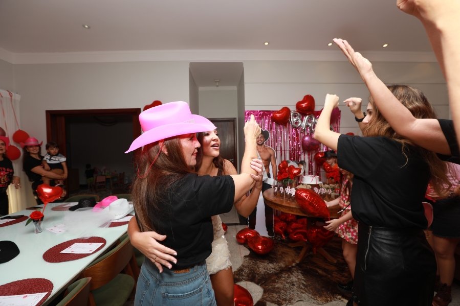 “LAST RODEIO DA GABRIELA”: UMA DESPEDIDA DE SOLTEIRA EM CLIMA COUNTRY - Eloisa Mattos