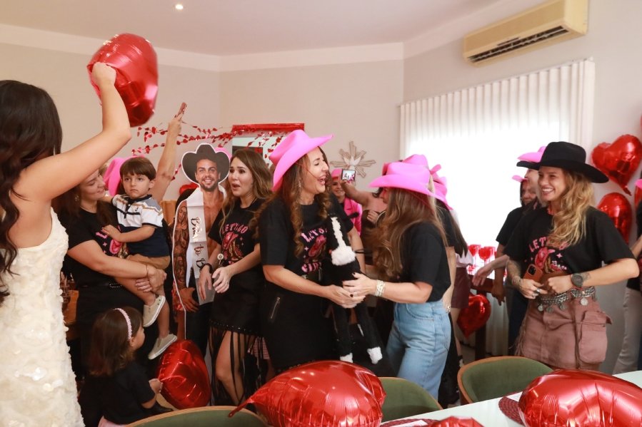 “LAST RODEIO DA GABRIELA”: UMA DESPEDIDA DE SOLTEIRA EM CLIMA COUNTRY - Eloisa Mattos
