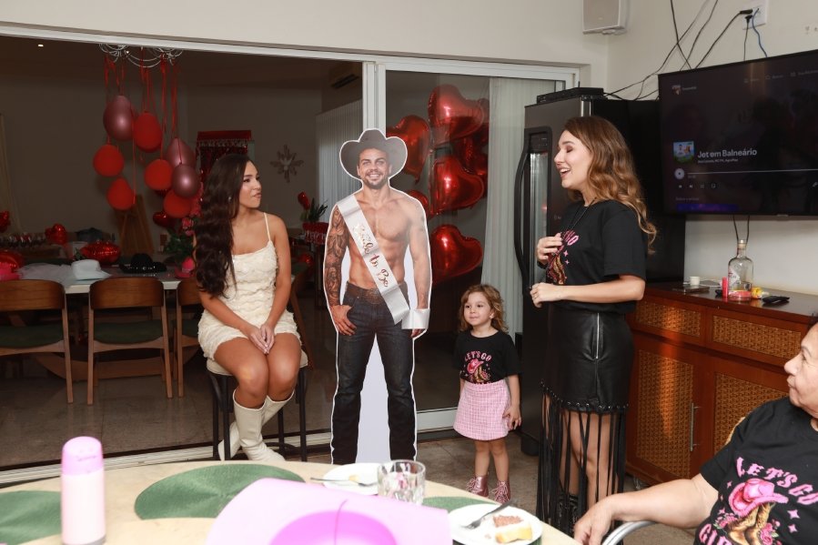“LAST RODEIO DA GABRIELA”: UMA DESPEDIDA DE SOLTEIRA EM CLIMA COUNTRY - Eloisa Mattos