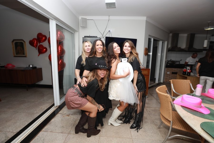 “LAST RODEIO DA GABRIELA”: UMA DESPEDIDA DE SOLTEIRA EM CLIMA COUNTRY - Eloisa Mattos