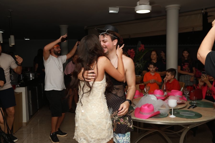 “LAST RODEIO DA GABRIELA”: UMA DESPEDIDA DE SOLTEIRA EM CLIMA COUNTRY - Eloisa Mattos