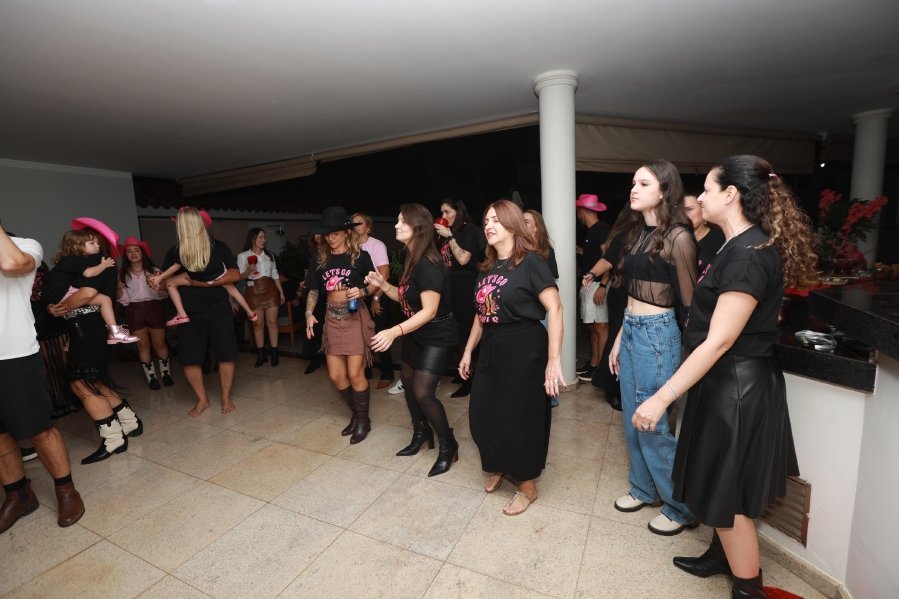 “LAST RODEIO DA GABRIELA”: UMA DESPEDIDA DE SOLTEIRA EM CLIMA COUNTRY - Eloisa Mattos