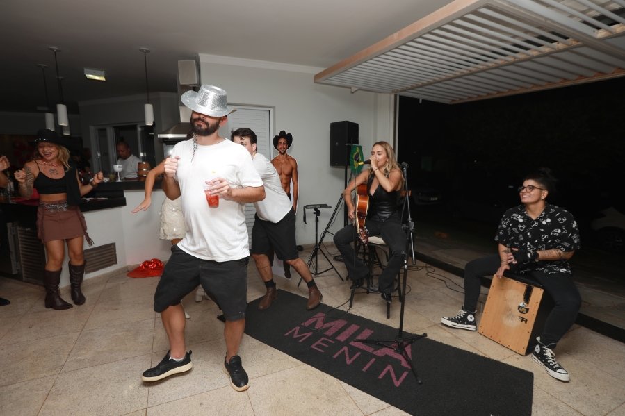 “LAST RODEIO DA GABRIELA”: UMA DESPEDIDA DE SOLTEIRA EM CLIMA COUNTRY - Eloisa Mattos