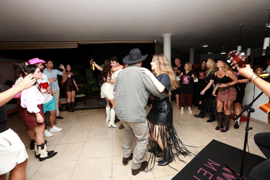 “LAST RODEIO DA GABRIELA”: UMA DESPEDIDA DE SOLTEIRA EM CLIMA COUNTRY - Eloisa Mattos
