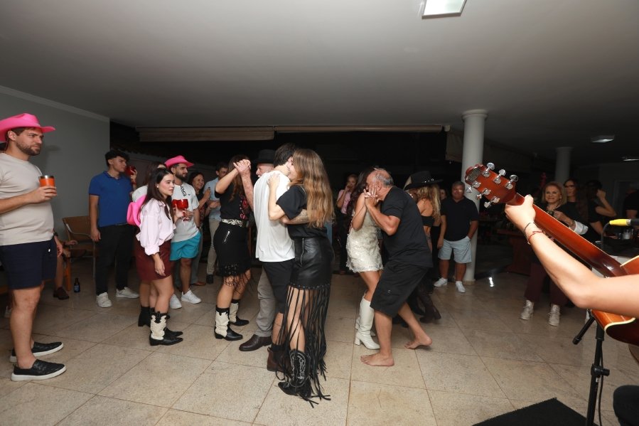 “LAST RODEIO DA GABRIELA”: UMA DESPEDIDA DE SOLTEIRA EM CLIMA COUNTRY - Eloisa Mattos