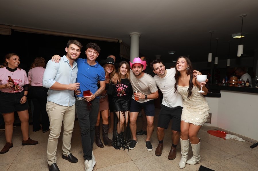 “LAST RODEIO DA GABRIELA”: UMA DESPEDIDA DE SOLTEIRA EM CLIMA COUNTRY - Eloisa Mattos