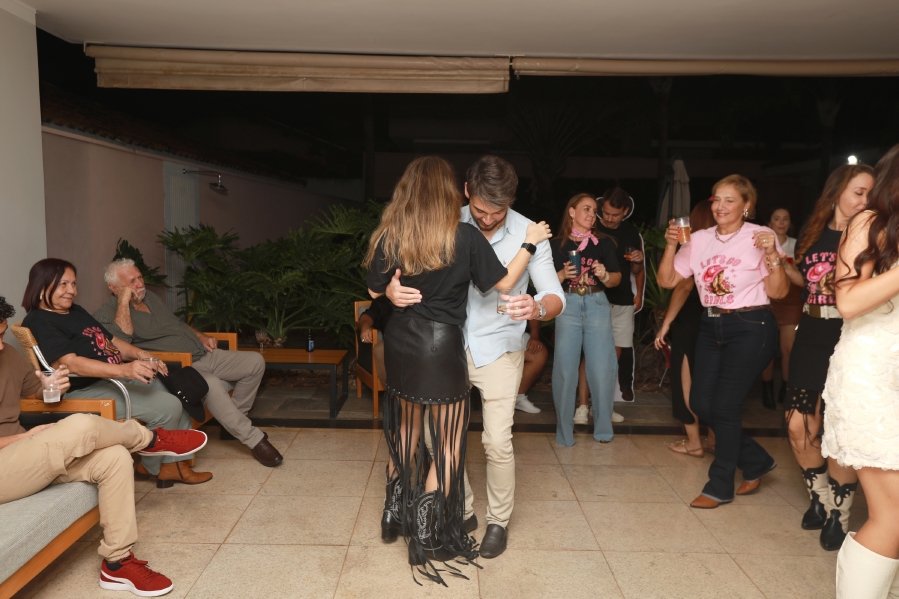 “LAST RODEIO DA GABRIELA”: UMA DESPEDIDA DE SOLTEIRA EM CLIMA COUNTRY - Eloisa Mattos