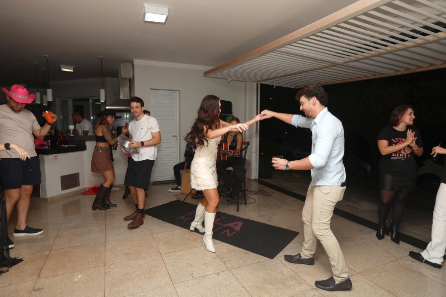“LAST RODEIO DA GABRIELA”: UMA DESPEDIDA DE SOLTEIRA EM CLIMA COUNTRY - Eloisa Mattos