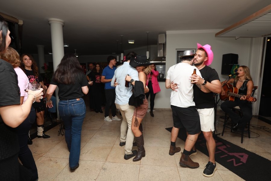 “LAST RODEIO DA GABRIELA”: UMA DESPEDIDA DE SOLTEIRA EM CLIMA COUNTRY - Eloisa Mattos