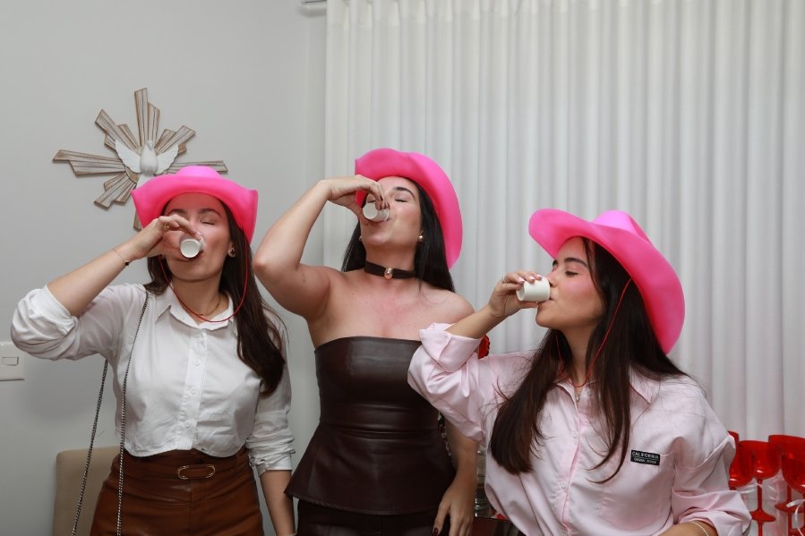 “LAST RODEIO DA GABRIELA”: UMA DESPEDIDA DE SOLTEIRA EM CLIMA COUNTRY - Eloisa Mattos