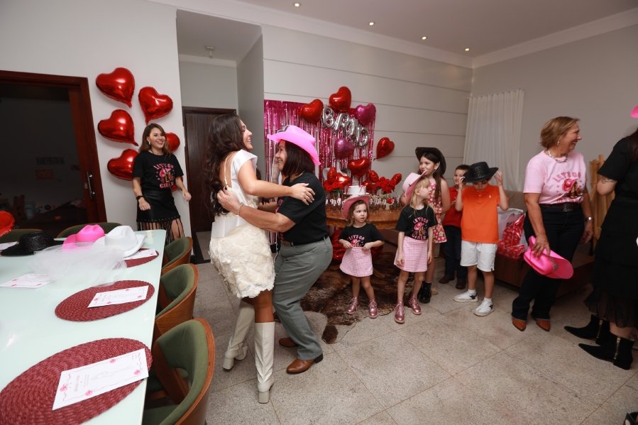 “LAST RODEIO DA GABRIELA”: UMA DESPEDIDA DE SOLTEIRA EM CLIMA COUNTRY - Eloisa Mattos