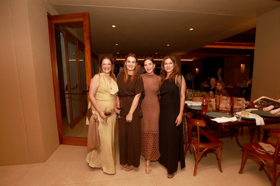 IUN RIO PRETO CELEBRA 48 ANOS DE RESIDÊNCIA MÉDICA EM UROLOGIA COM NOITE DE REENCONTROS E EMOÇÃO - Eloisa Mattos
