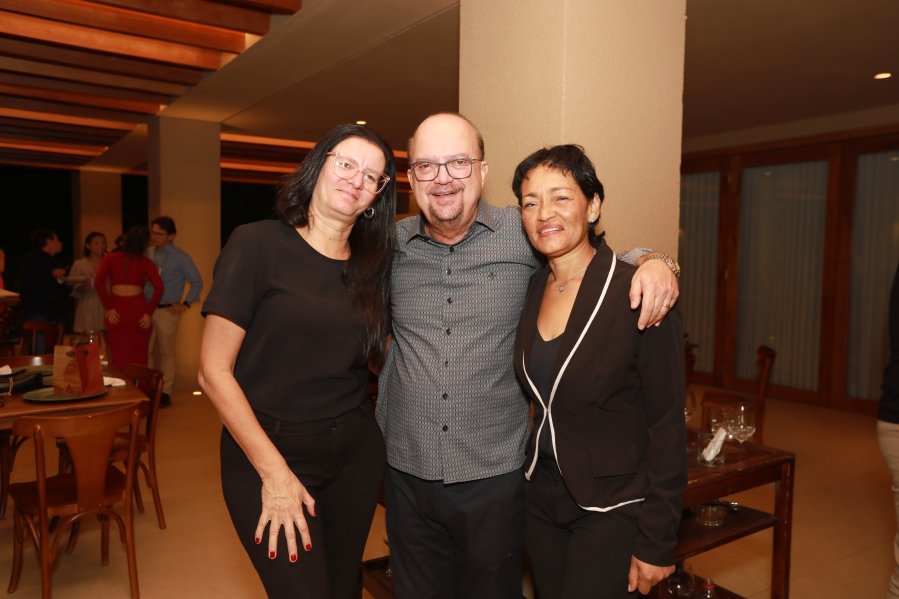 IUN RIO PRETO CELEBRA 48 ANOS DE RESIDÊNCIA MÉDICA EM UROLOGIA COM NOITE DE REENCONTROS E EMOÇÃO - Eloisa Mattos