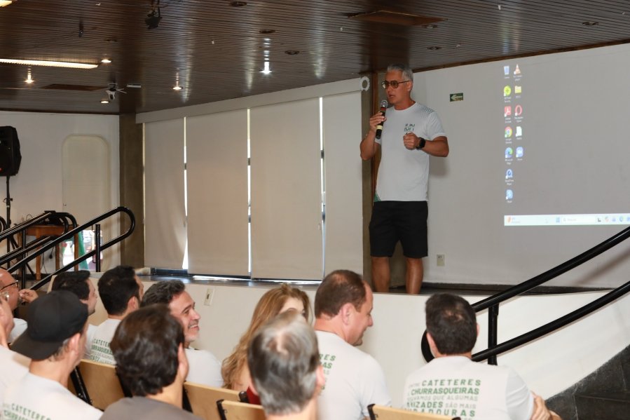 SEGUNDO DIA DE COMEMORAÇÃO DOS 48 ANOS DA RESIDÊNCIA MÉDICA EM UROLOGIA DO IUN RIO PRETO - Eloisa Mattos