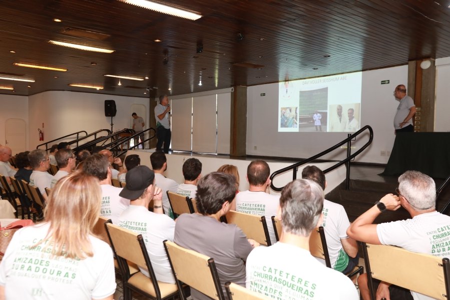 SEGUNDO DIA DE COMEMORAÇÃO DOS 48 ANOS DA RESIDÊNCIA MÉDICA EM UROLOGIA DO IUN RIO PRETO - Eloisa Mattos