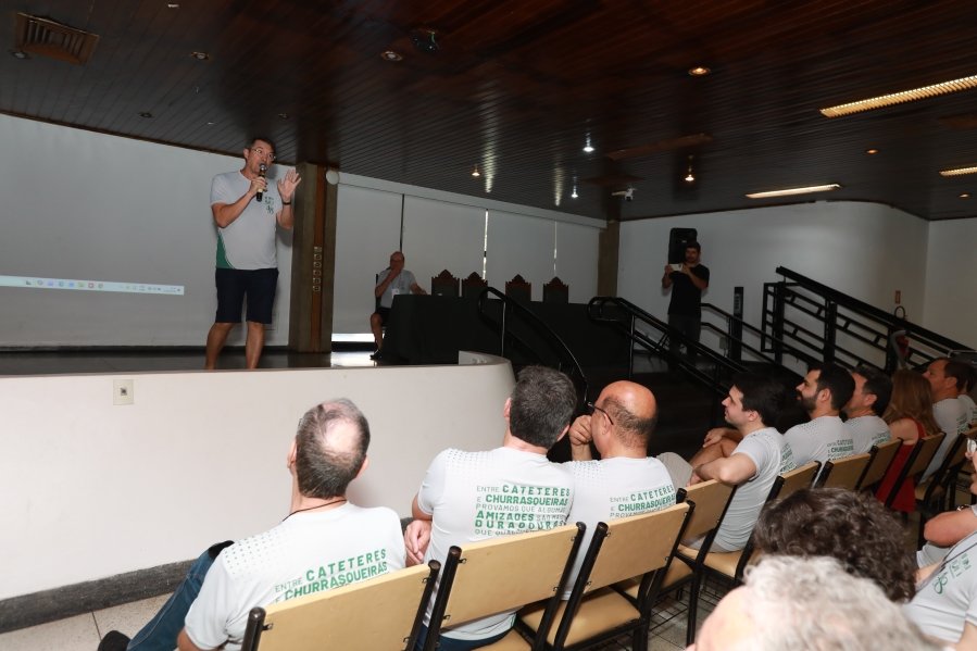 SEGUNDO DIA DE COMEMORAÇÃO DOS 48 ANOS DA RESIDÊNCIA MÉDICA EM UROLOGIA DO IUN RIO PRETO - Eloisa Mattos