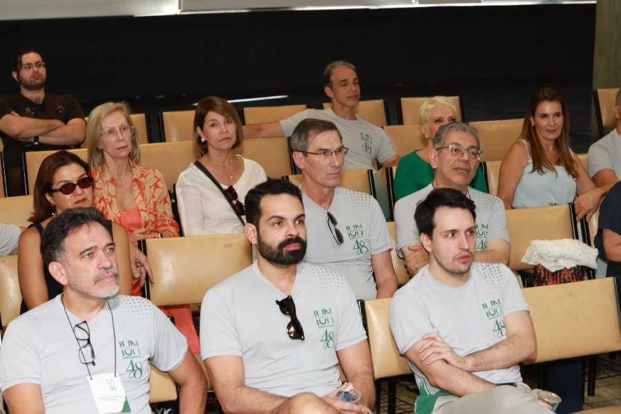 SEGUNDO DIA DE COMEMORAÇÃO DOS 48 ANOS DA RESIDÊNCIA MÉDICA EM UROLOGIA DO IUN RIO PRETO - Eloisa Mattos