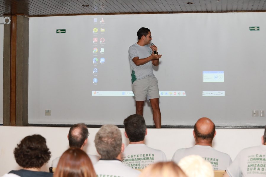 SEGUNDO DIA DE COMEMORAÇÃO DOS 48 ANOS DA RESIDÊNCIA MÉDICA EM UROLOGIA DO IUN RIO PRETO - Eloisa Mattos