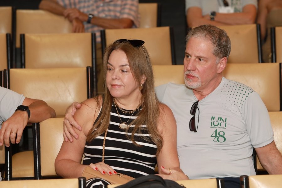 SEGUNDO DIA DE COMEMORAÇÃO DOS 48 ANOS DA RESIDÊNCIA MÉDICA EM UROLOGIA DO IUN RIO PRETO - Eloisa Mattos